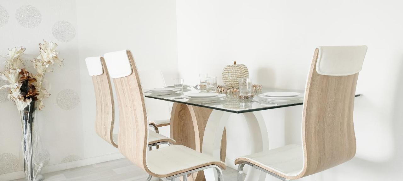 Chic Apart With Parking Near Paris Apartamento Épinay-sur-Seine Exterior foto